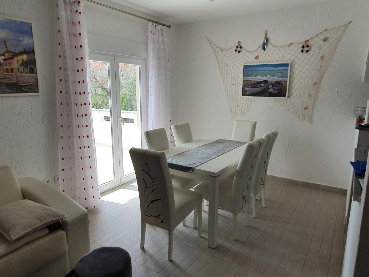 Apartmani Bozic-Tokic Krk Town Exterior foto
