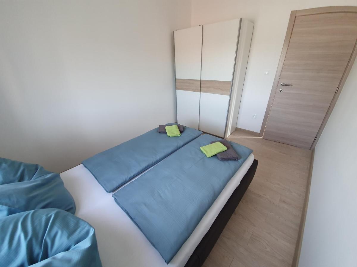 Apartmani Bozic-Tokic Krk Town Exterior foto