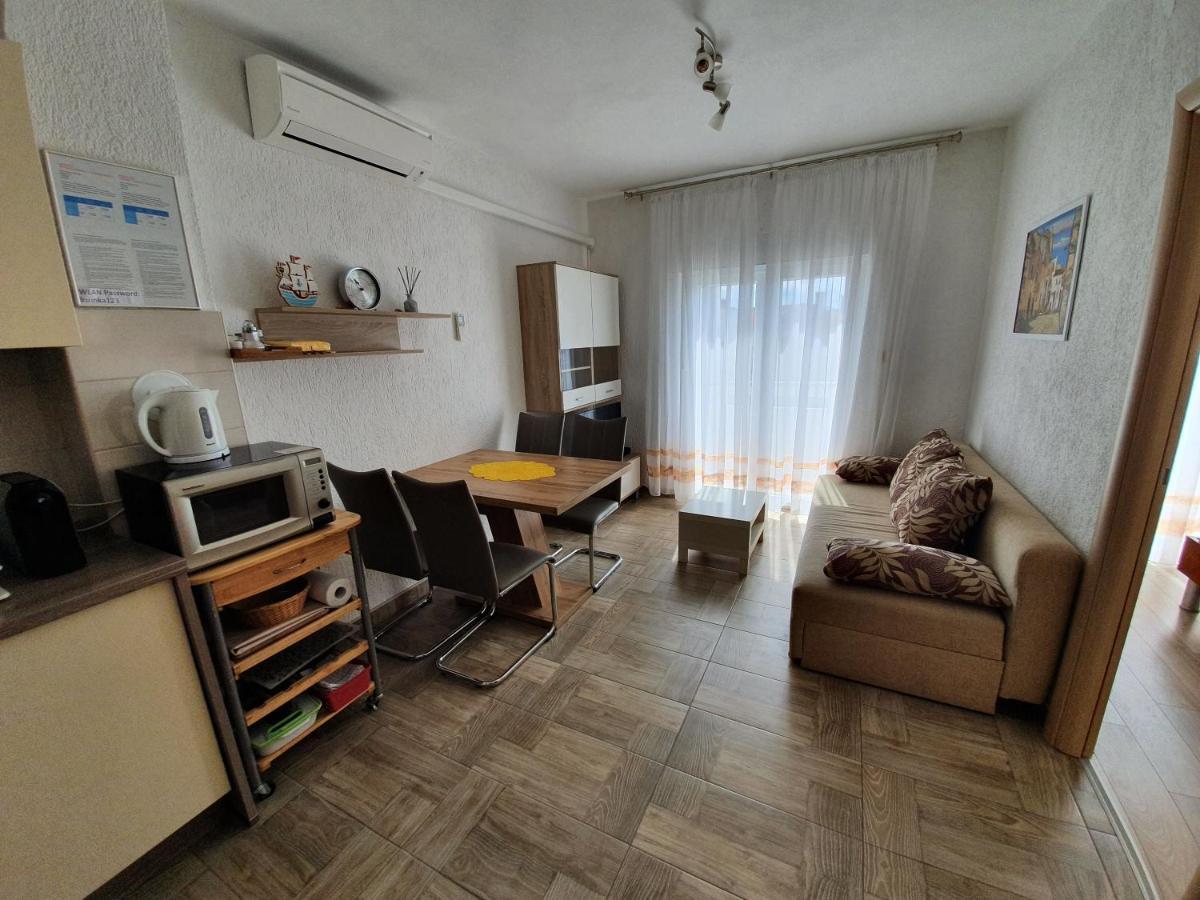 Apartmani Bozic-Tokic Krk Town Exterior foto